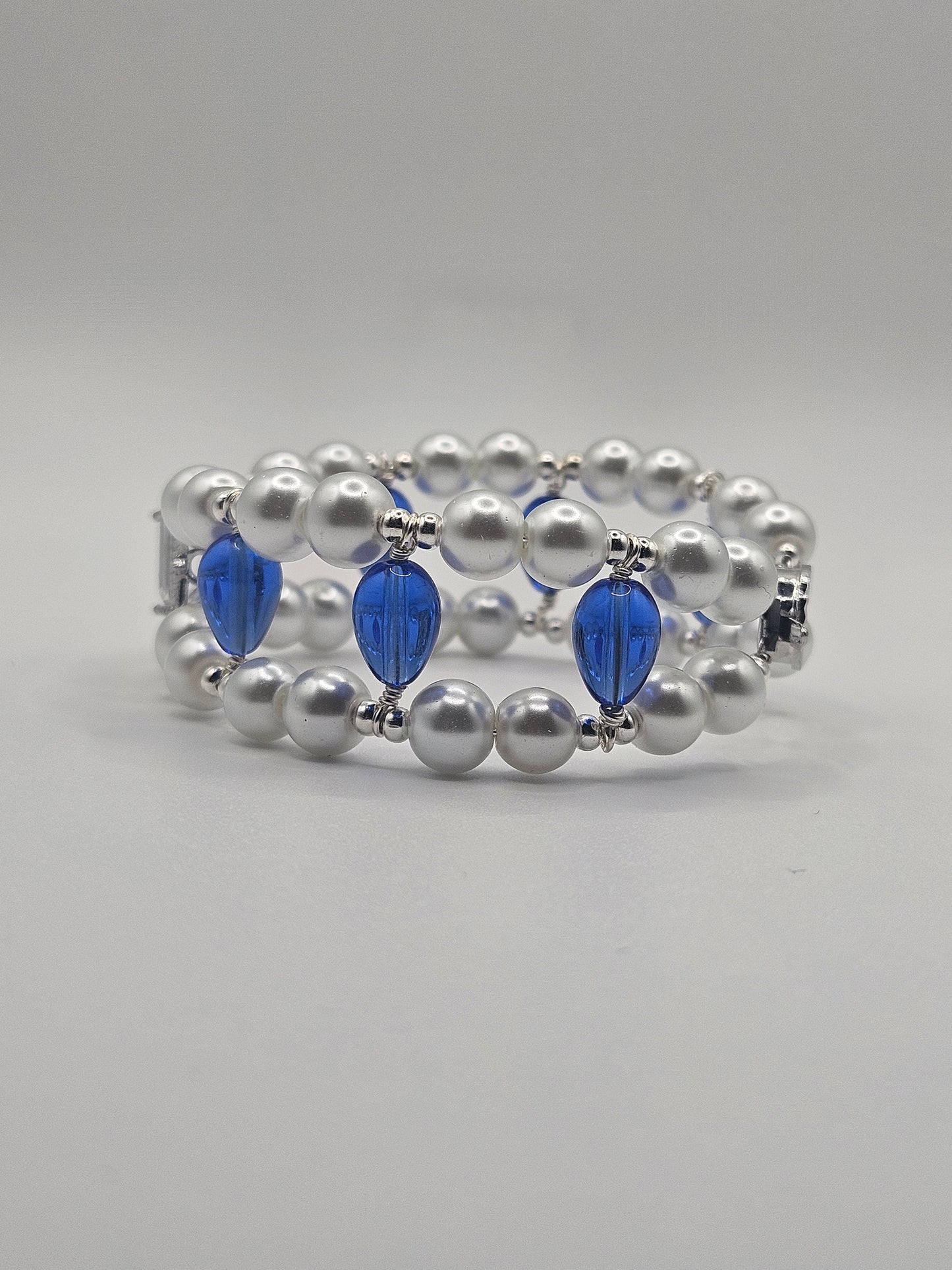 Pearl Bangle with Diamond Spacer 6.5"