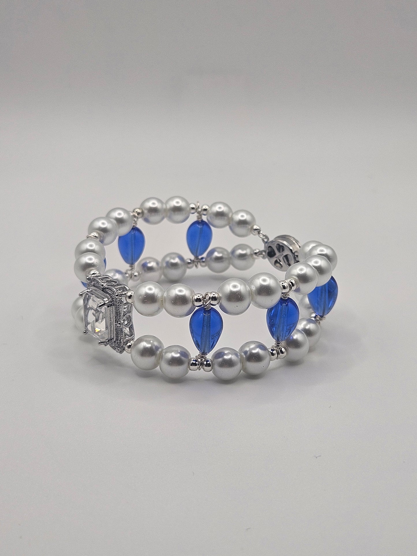 Pearl Bangle with Diamond Spacer 6.5"