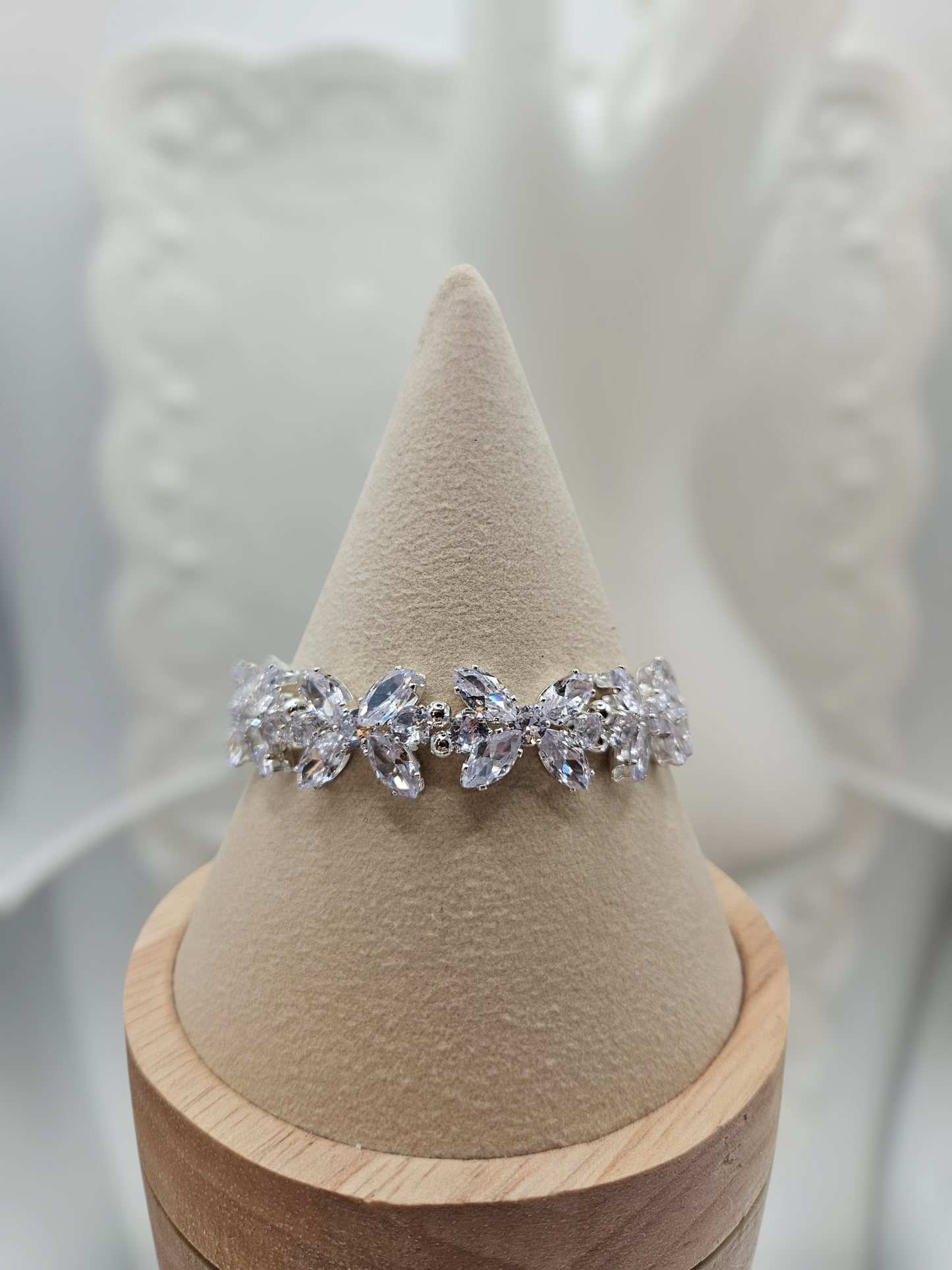 Clear Quartz Rhinestone Bracelet - 6.5"