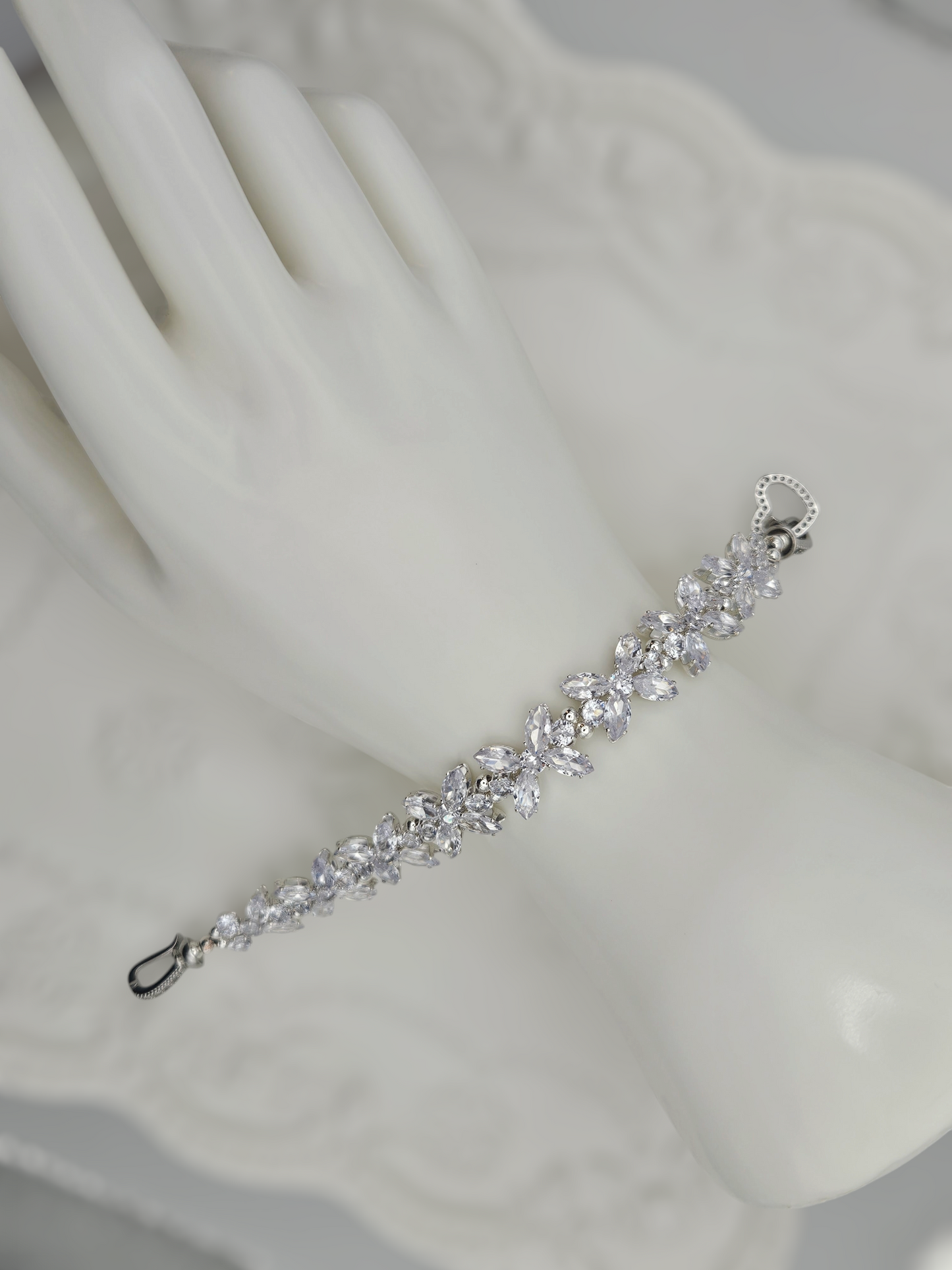 Clear Quartz Rhinestone Bracelet - 6.5"