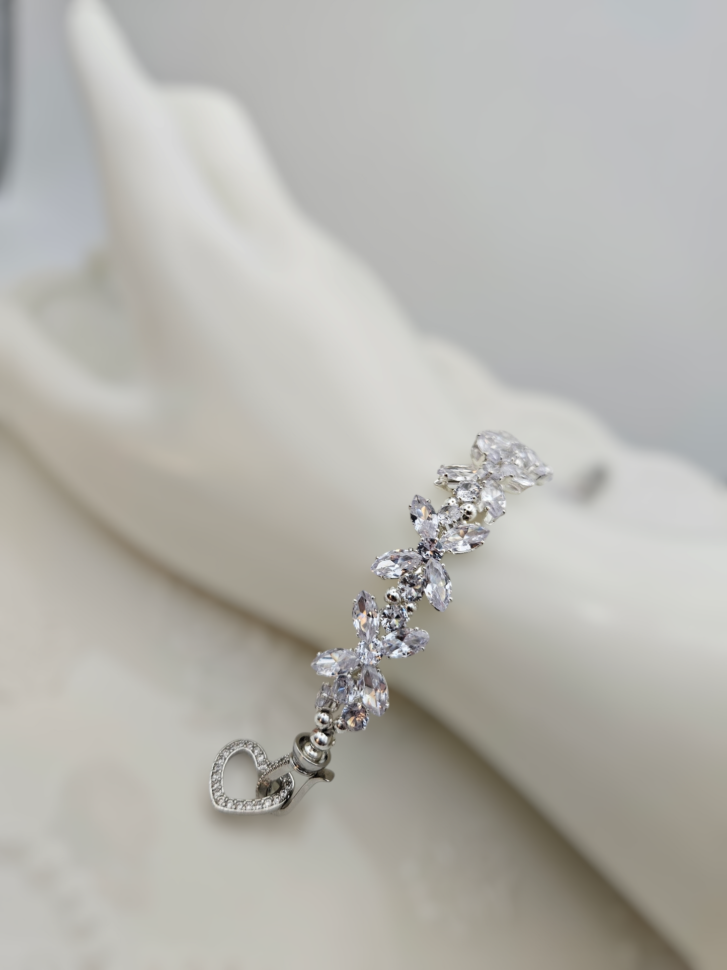 Clear Quartz Rhinestone Bracelet - 6.5"