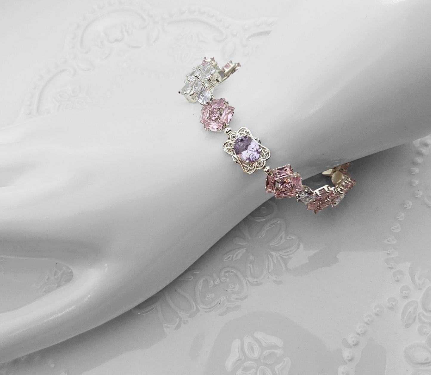 Zircon Bracelet - Flower design - 6.5"