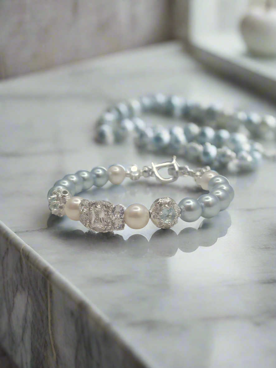 Blue and Soft White Pearl Bracelet 6.5"